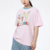 Camiseta deportiva de manga corta rosa con estampado de helado