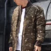 Chaqueta de cuello alto con estampado de camuflaje Talla asiática «Verde camuflaje»