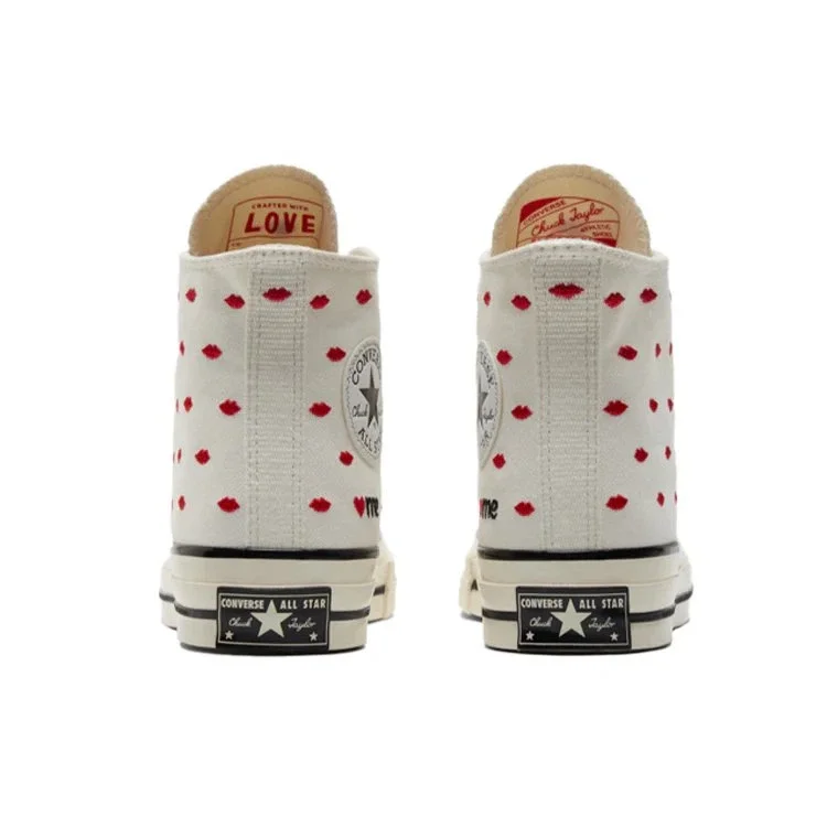 Chuck 70 Embroidered Lips High «Love Me – Vintage White» Chuck 70 Embroidered Lips High «Love Me – Vintage White»