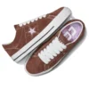 One Star Pro «Dark Clove White»