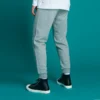 Pantalón jogger con chevrón y estrella bordada FT Tallas asiáticas «Gris»